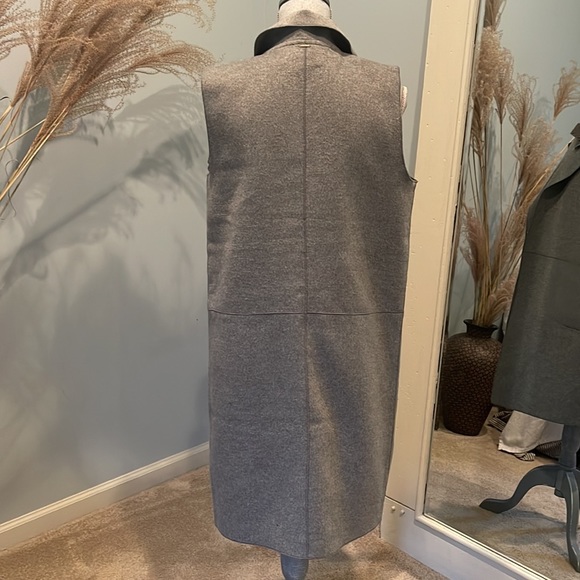 Beautiful  long vest jacket by Silvian Heach. Size XS. - Picture 6 of 10